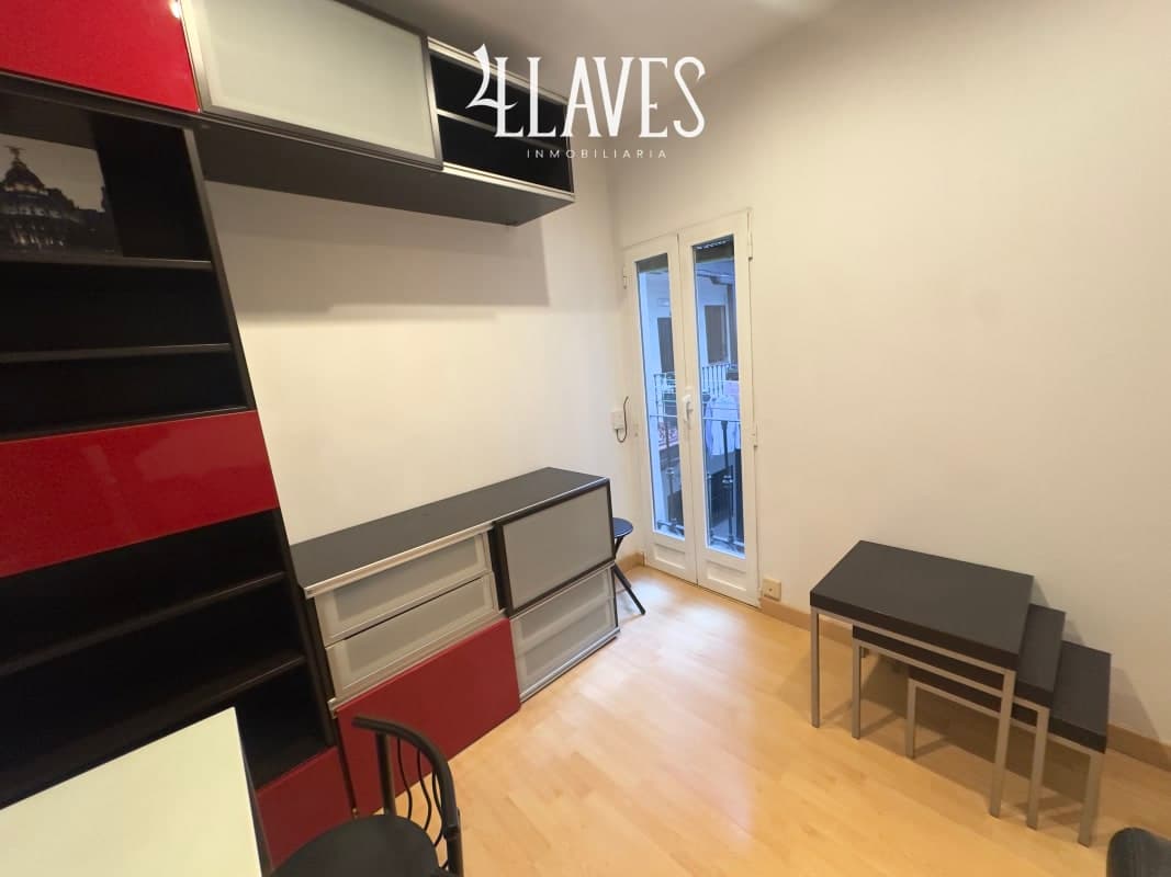 Piso en Calle Almadén, Las Letras. - Imagen 1