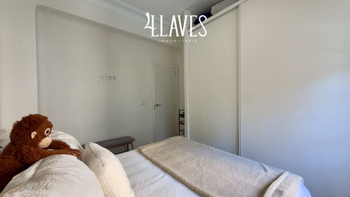 PISO EXTERIOR EN CALLE EMBAJADORES - Imagen 4