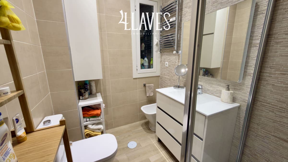 PISO EXTERIOR EN CALLE EMBAJADORES - Imagen 6