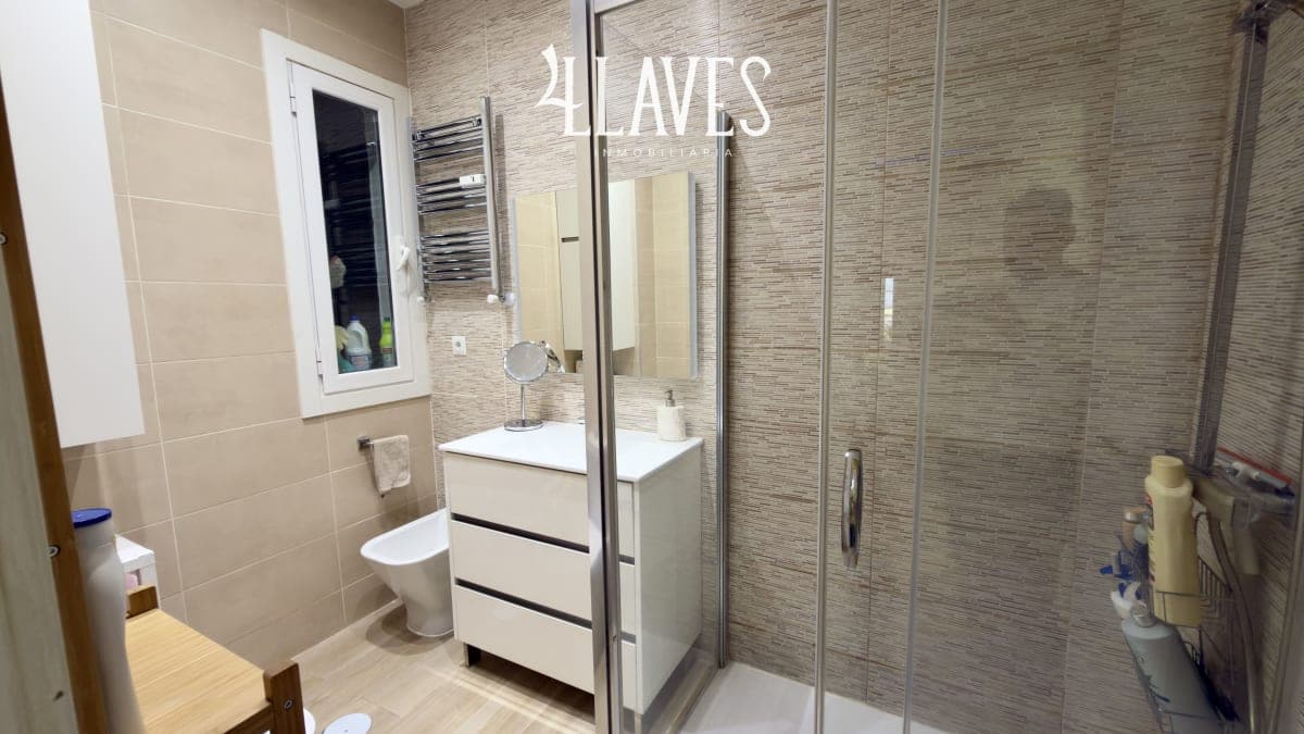 PISO EXTERIOR EN CALLE EMBAJADORES - Imagen 7