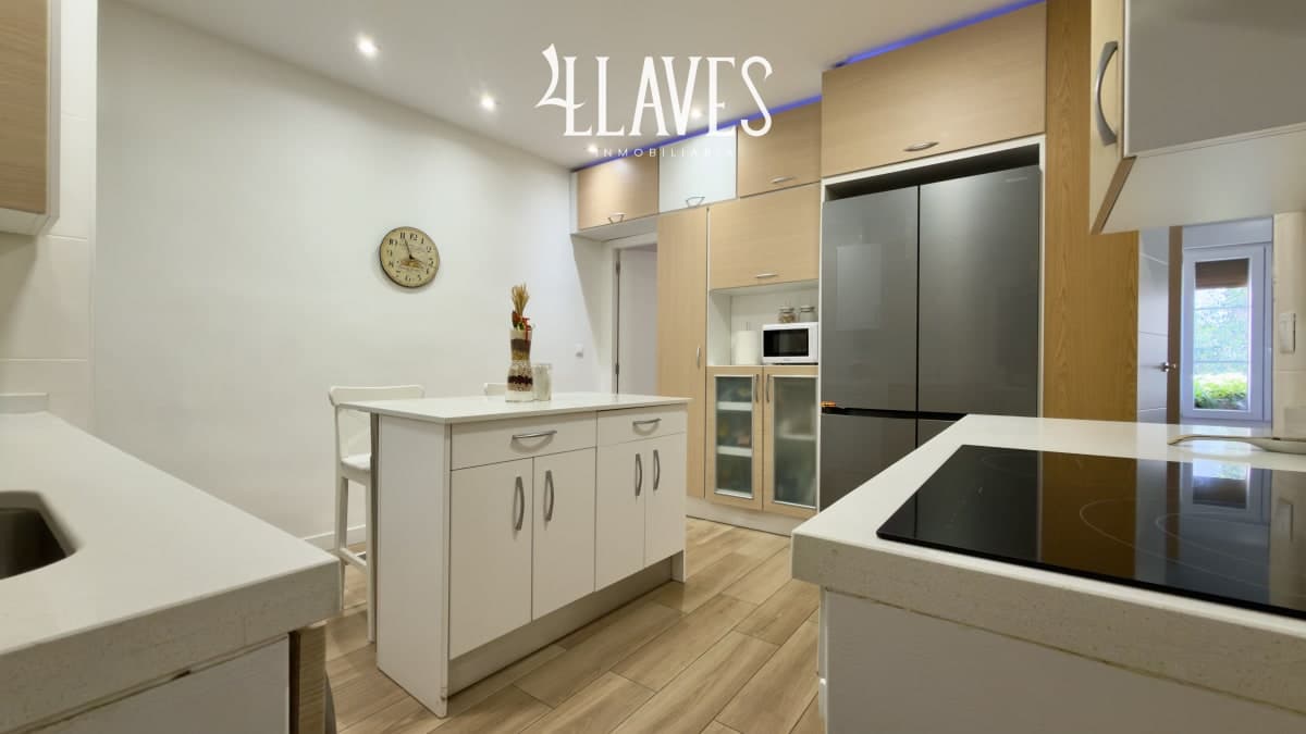 PISO EXTERIOR EN CALLE EMBAJADORES - Imagen 14